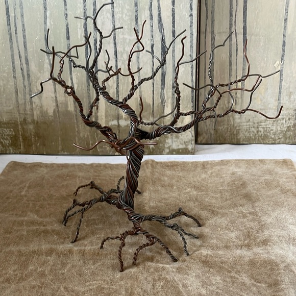 Wire Tree Jewelry display - Picture 1 of 5